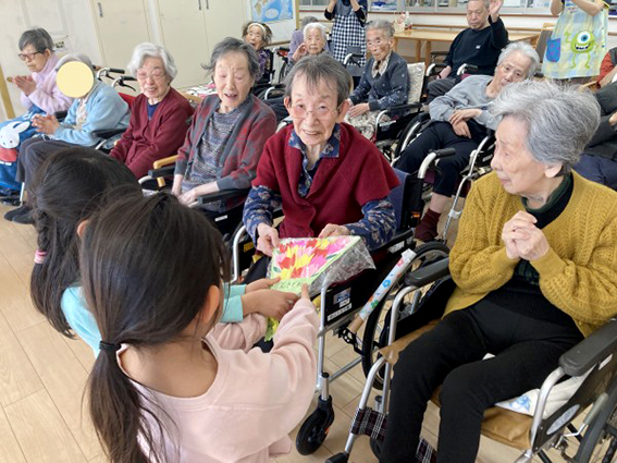 三橋西保育園園児さんとの交流